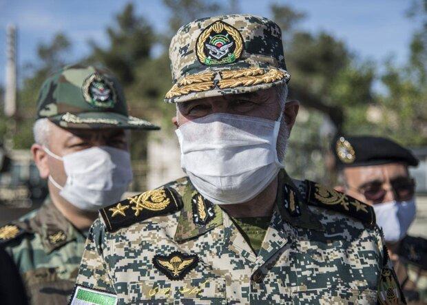 امیر حیدری: نیروی زمینی ارتش نهضت روی پای خود ایستادن را امیر حیدری: نیروی زمینی ارتش نهضت روی پای خود ایستادن را نهادینه نموده ، طومار متجاوز را در کسری از زمان در هم می پیچیم