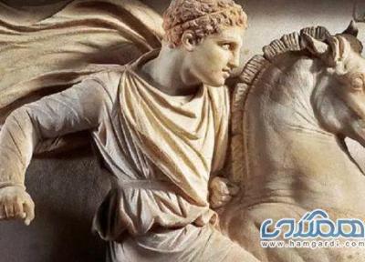 سه نفر از اعضای خانواده اسکندر مقدونی در مقبره هایی در یونان دفن شده اند